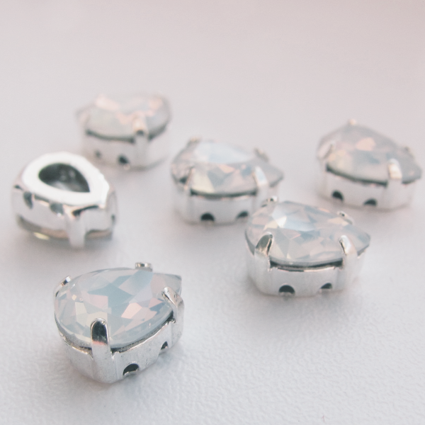 Капля 7*10мм, #128 White Opal, в оправе цв. серебро, 1шт